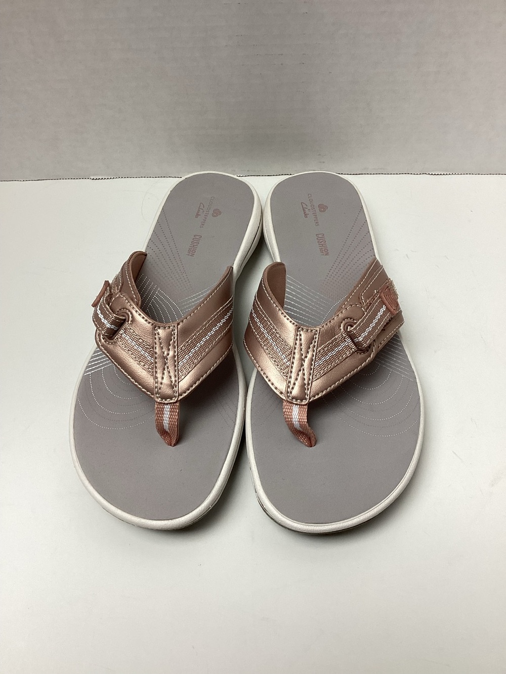 Clarks Cloudsteppers Rose Gold Leather Thong Sandals with White Sole